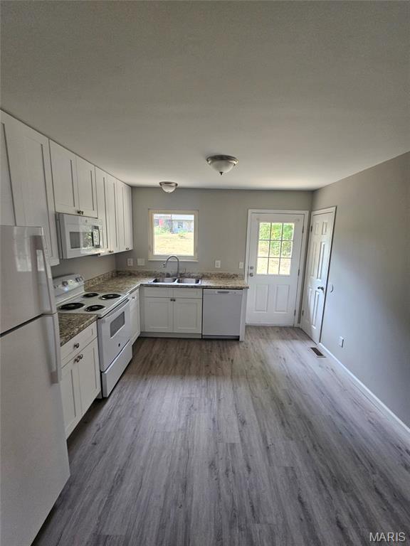 5114 Heege Road Affton, MO 63123 - Photo 7 of 36 Gallery Image 7