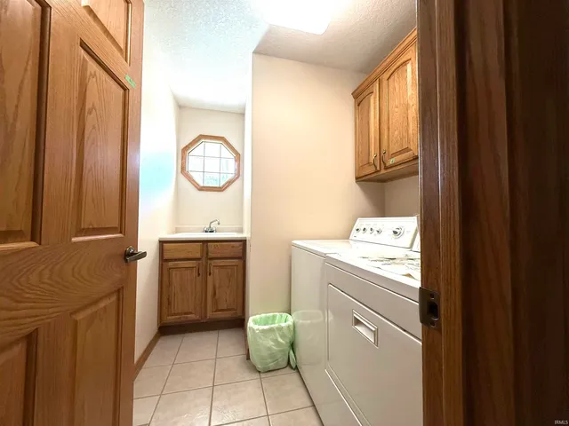 $425,000 | 927 Woodridge Court, Decatur, IN 46733