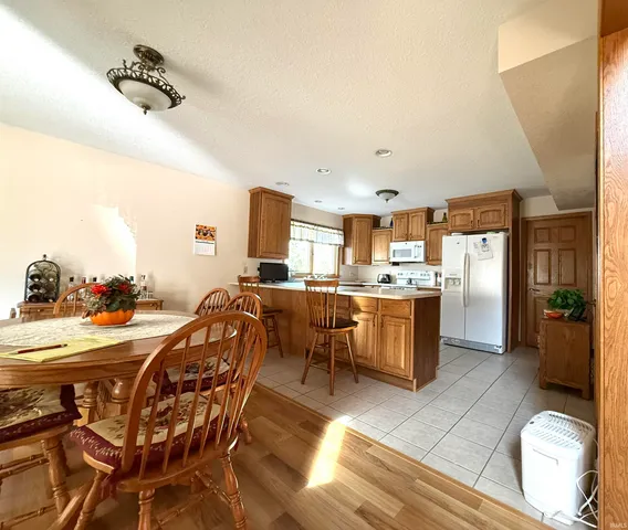 $425,000 | 927 Woodridge Court, Decatur, IN 46733