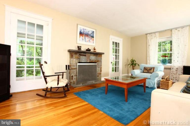 3800 Juniper Road Baltimore, MD 21218 - Photo 2 of 25 Living Room