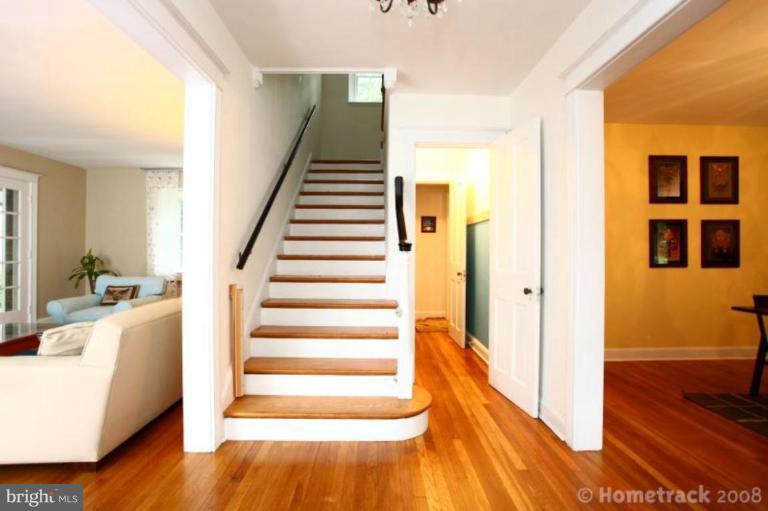 3800 Juniper Road Baltimore, MD 21218 - Photo 18 of 25 Entrance / Foyer