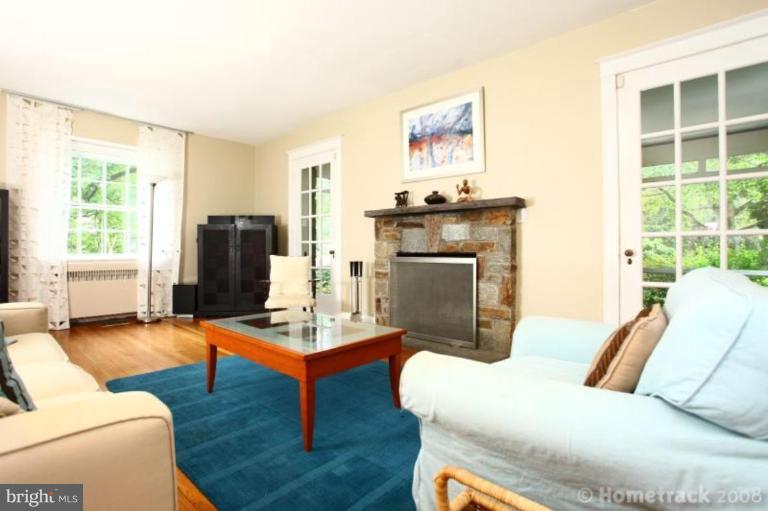 3800 Juniper Road Baltimore, MD 21218 - Photo 3 of 25 Living Room #2