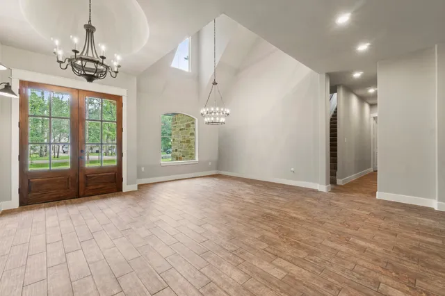 a view of livingroom with window
