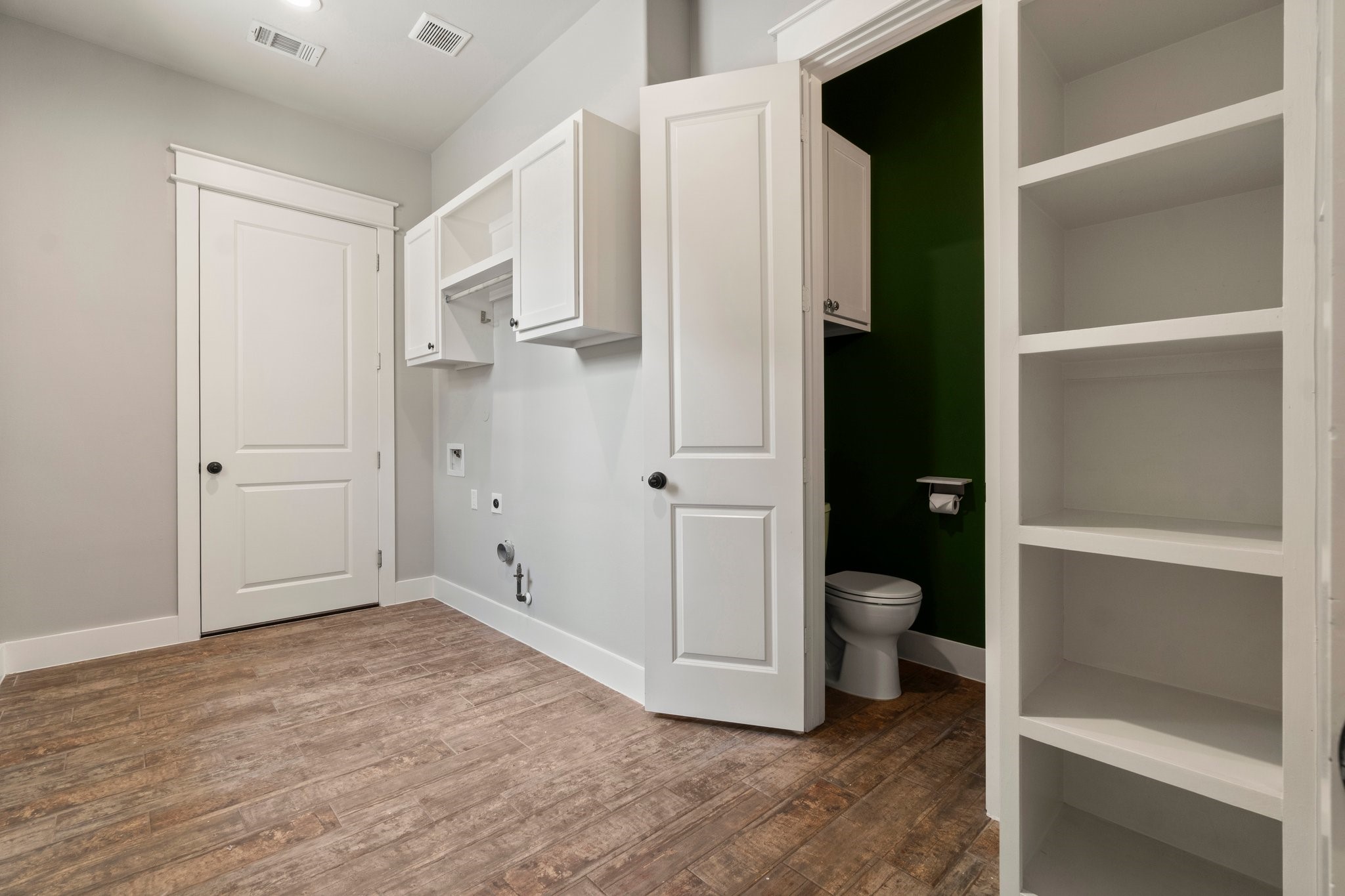 2402 Chantilly Lane Conroe, TX 77384 - Photo 35 of 49