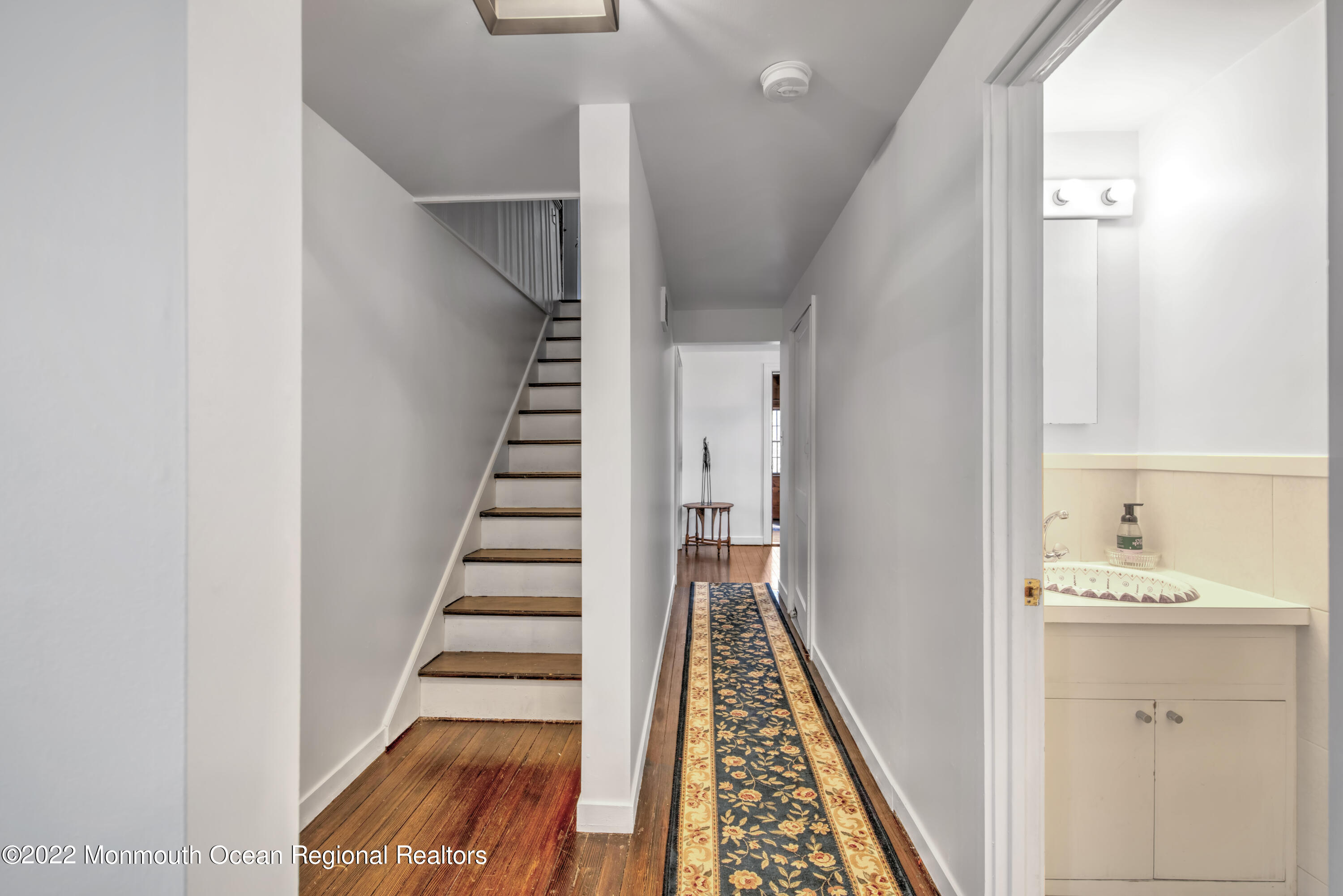 347 Cold Soil Road Princeton, NJ 08540 - Photo 4 of 31 HALLWAY