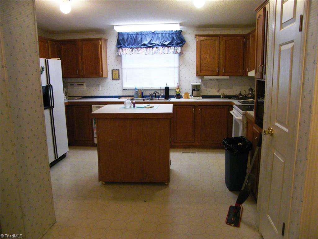 1244 High Bridge Road Pinnacle, NC 27043 - Photo 4 of 17 Kitchen