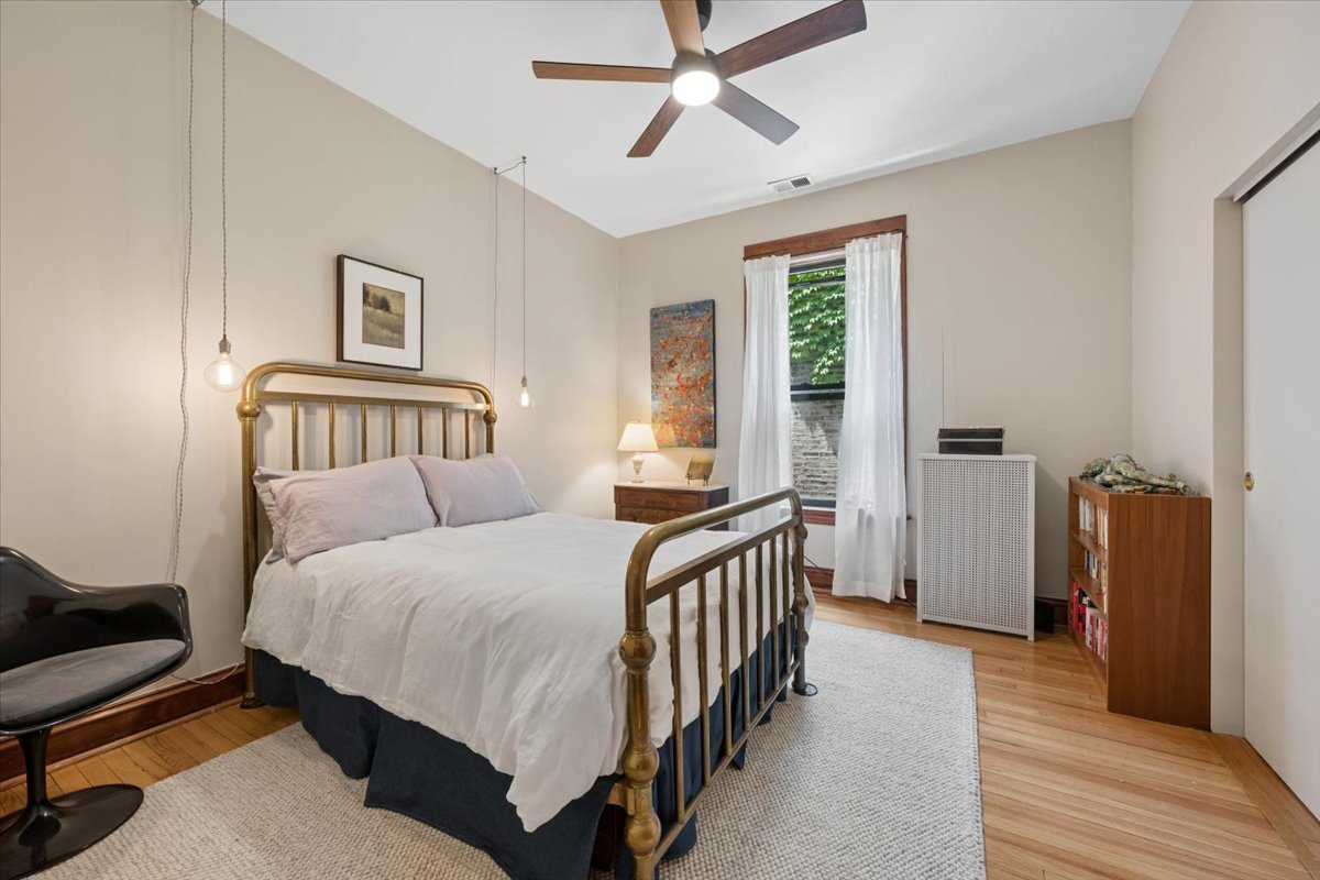 521 West Surf Street, Unit 3 Chicago, IL 60657 - Photo 10 of 20