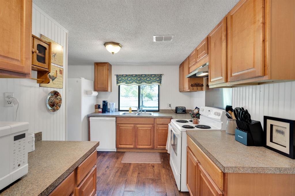 321 Rs County Road 3310 Emory, TX 75440 - Photo 31 of 40