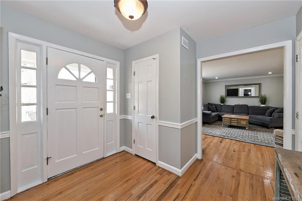 3740 Riverbend Road Charlotte, NC 28210 - Photo 6 of 48 Gallery Image 6