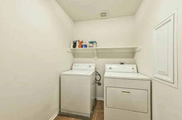 $2,795 | 14 Harbinger Court, The Woodlands, TX 77382