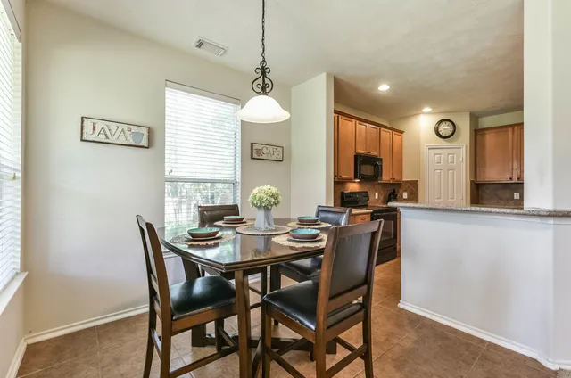 $2,795 | 14 Harbinger Court, The Woodlands, TX 77382