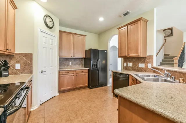 $2,795 | 14 Harbinger Court, The Woodlands, TX 77382