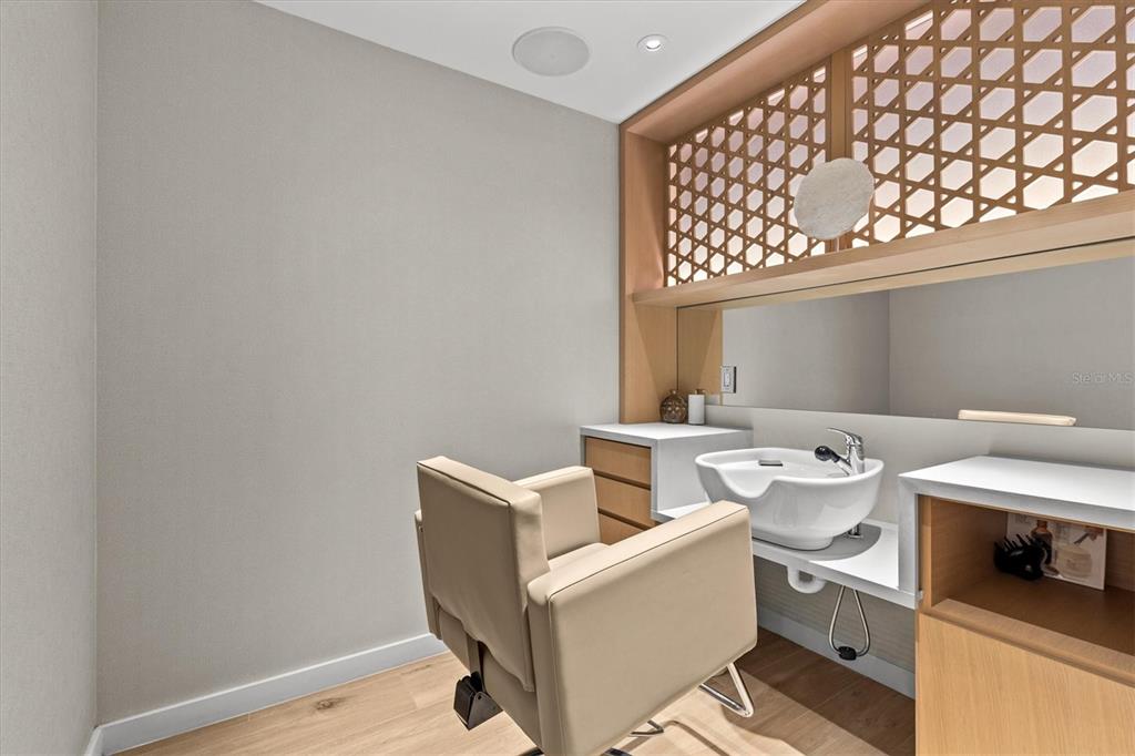 1028 Sunset Point Road, Unit R6 Clearwater, FL 33755 - Photo 26 of 27 a utility room with dryer and washer