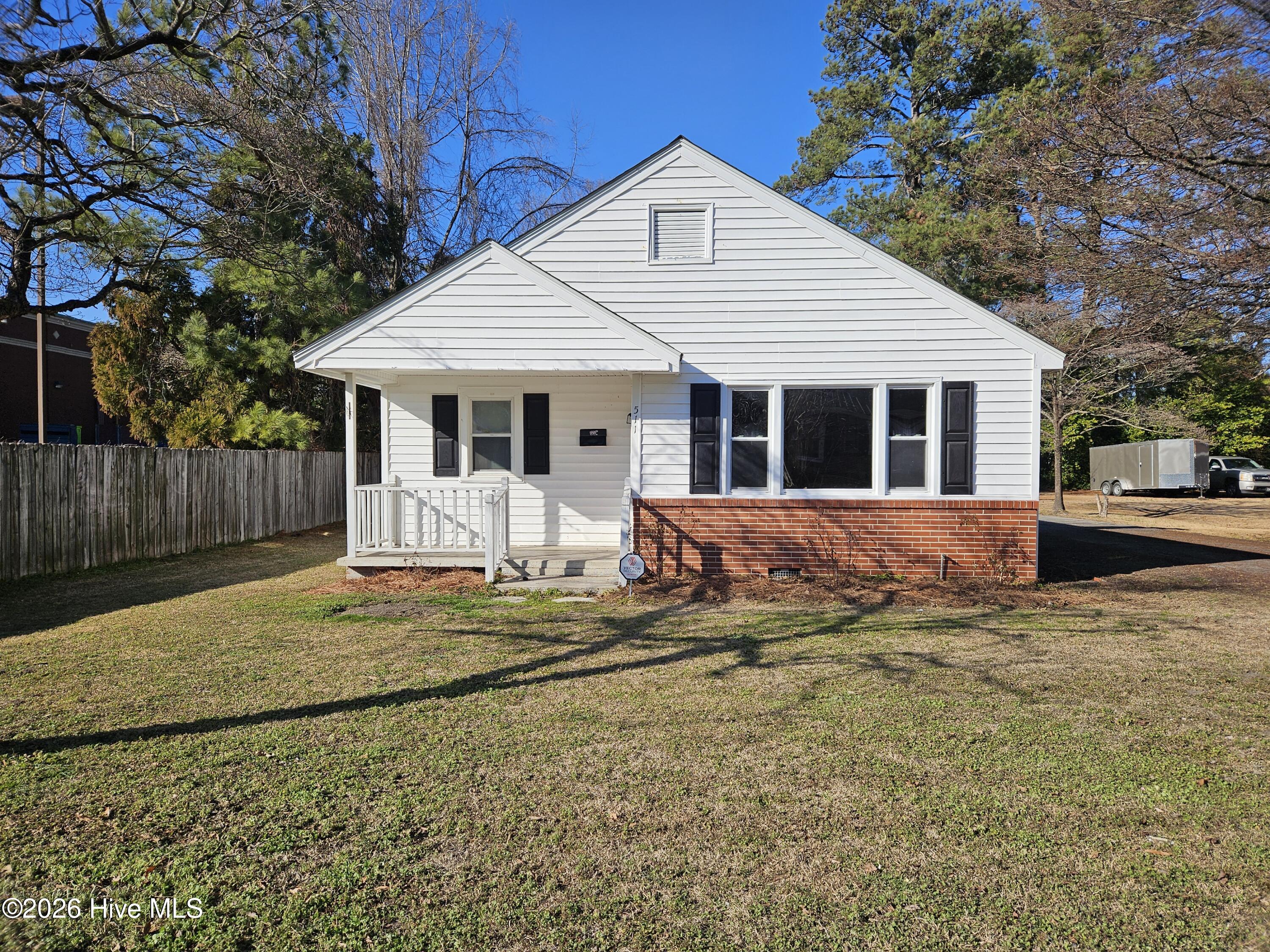 511 Balsey Street Clinton, NC 28328 - Photo 2 of 25 511 Balsey Street 12
