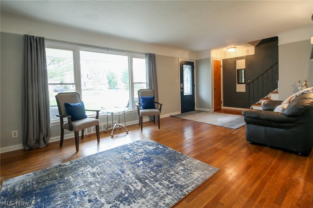 1366 Croyden Road Lyndhurst, OH 44124 - Photo 2 of 34 Gallery Image 2