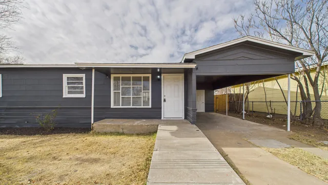 a house view with a outdoor space