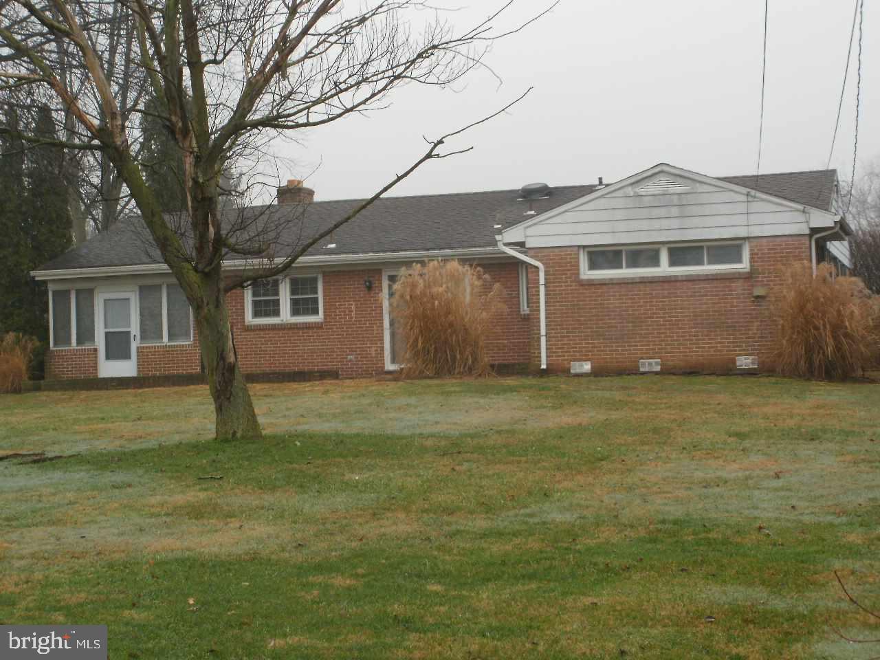 3325 Edenbridge Road York, PA 17402 - Photo 5 of 14 Gallery Image 5