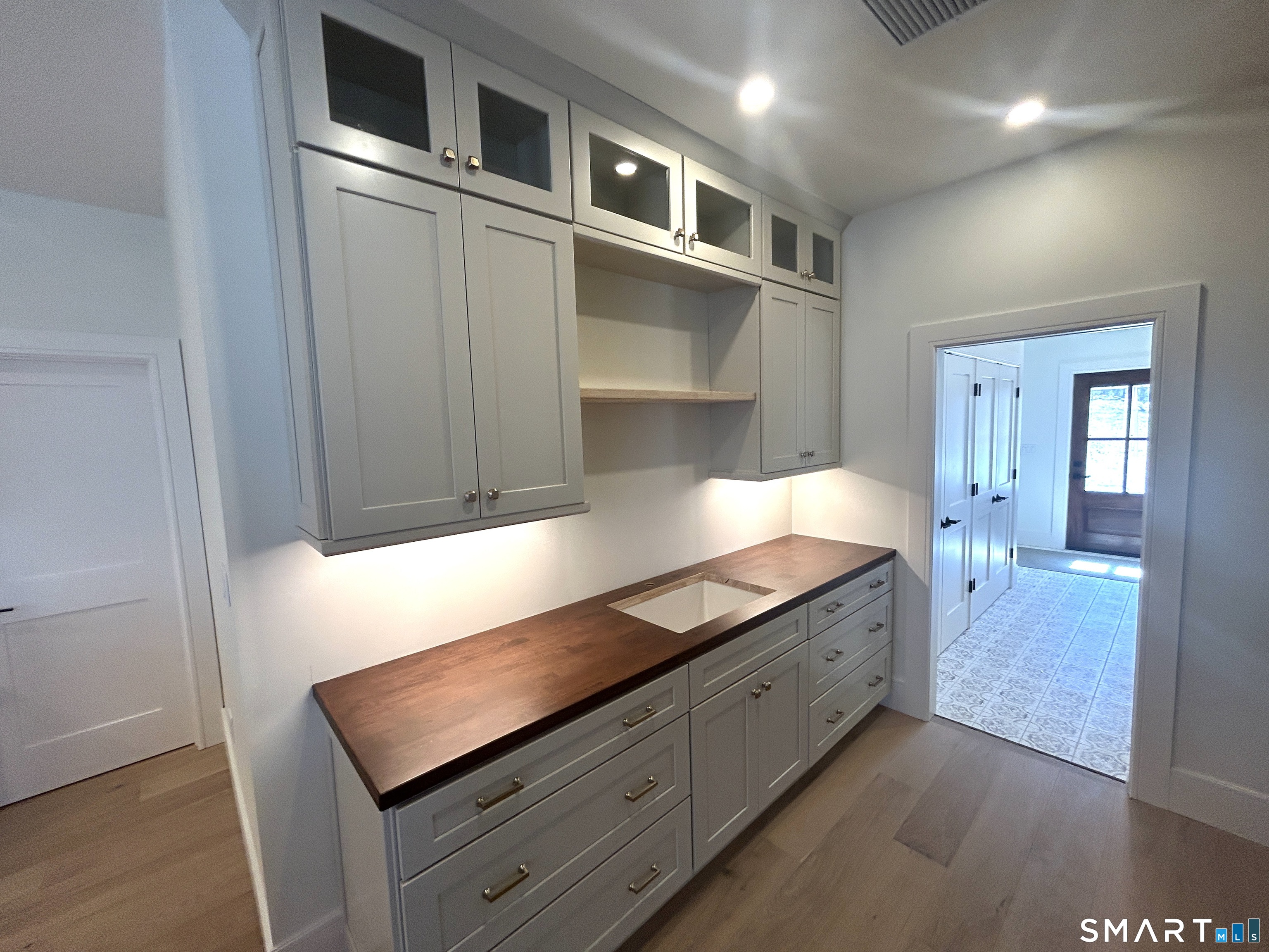 12 Chestnut Lane Washington, CT 06777 - Photo 15 of 32 BUTLERS PANTRY