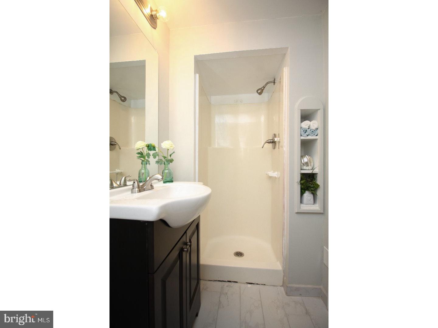 5 Oak Leaf Road Sicklerville, NJ 08081 - Photo 13 of 25 Gallery Image 13