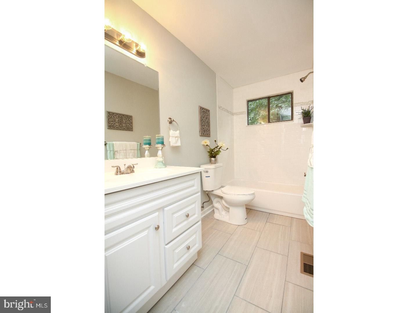 5 Oak Leaf Road Sicklerville, NJ 08081 - Photo 9 of 25 Gallery Image 9