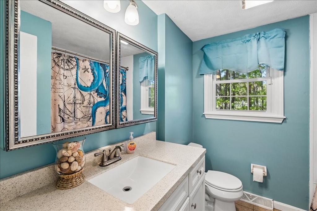 90 Comet Road Methuen, MA 01844 - Photo 18 of 34