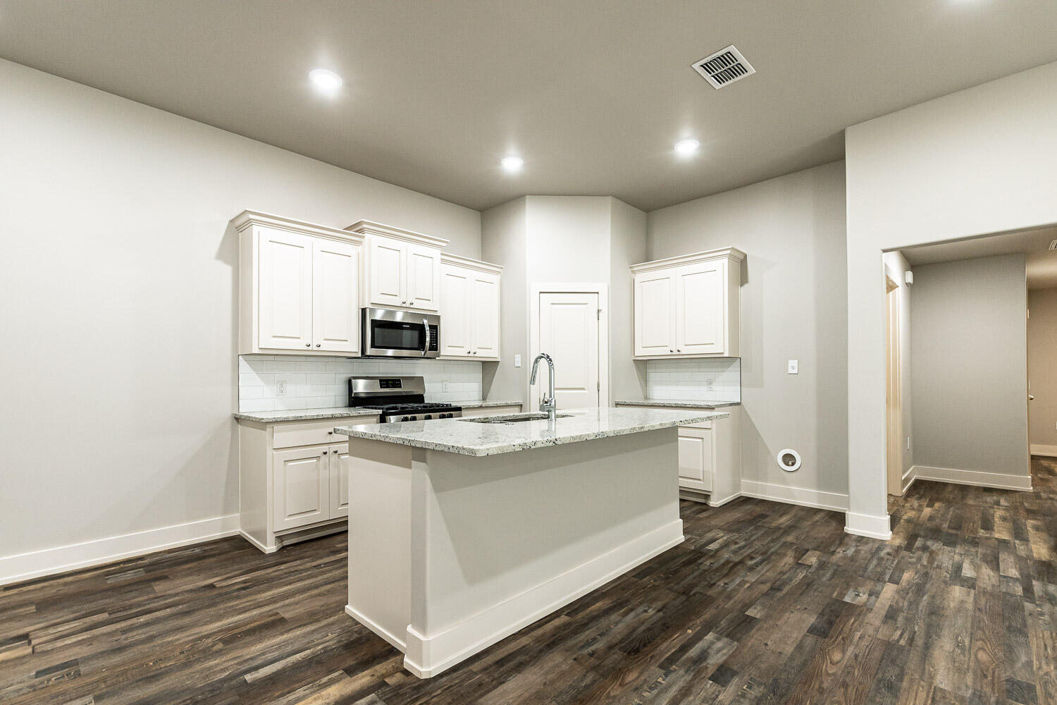 5508 122nd Street, Unit A Lubbock, TX 79424 - Photo 9 of 30 5522 A 122nd-25