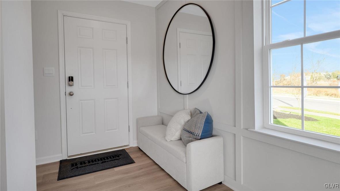 242 Winding Road Easton, PA 18040 - Photo 4 of 27 a living room with furniture and a window
