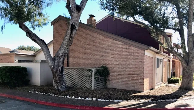 a front view of house with yard