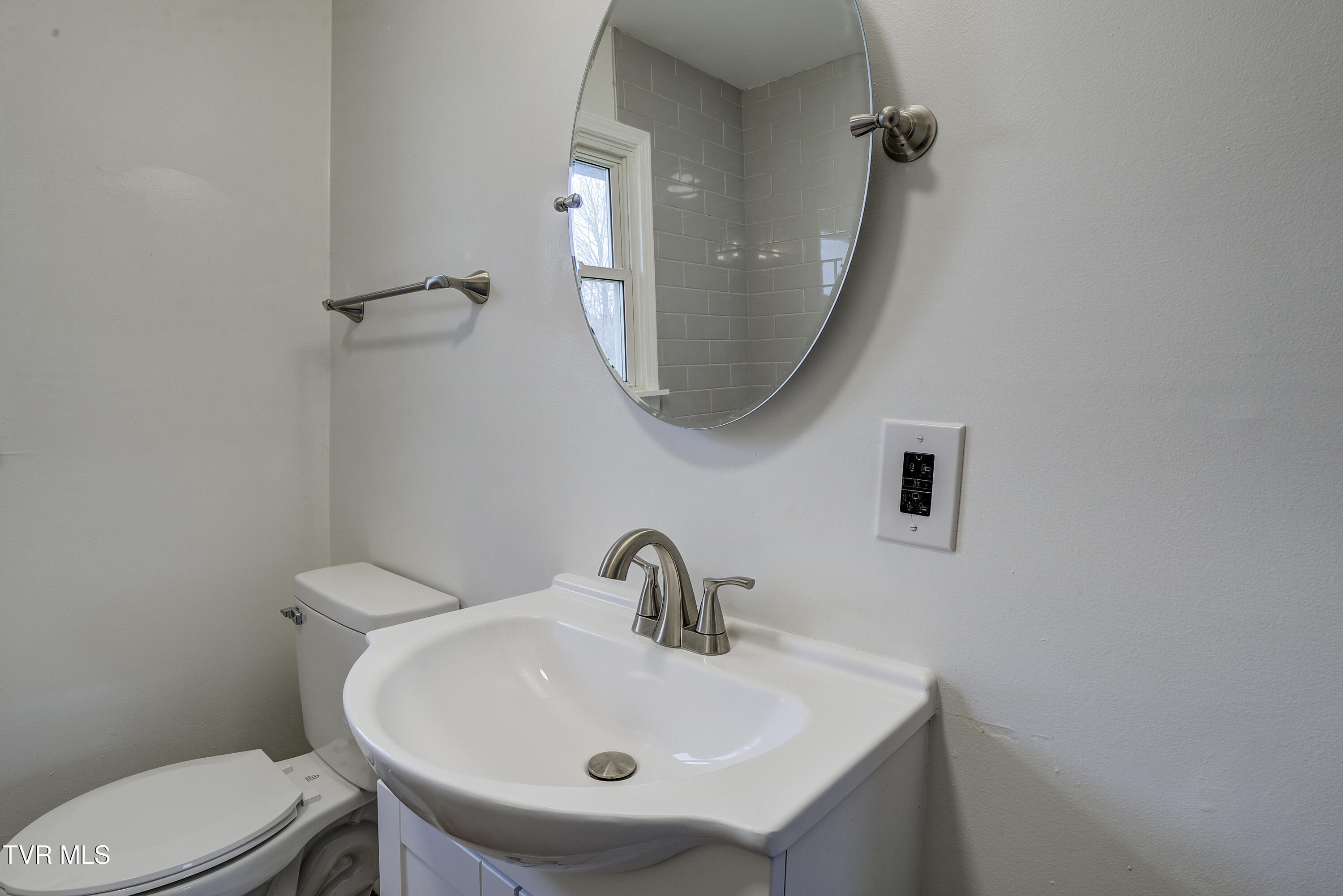 932 East Mountain View Road Johnson City, TN 37601 - Photo 14 of 33 Bath