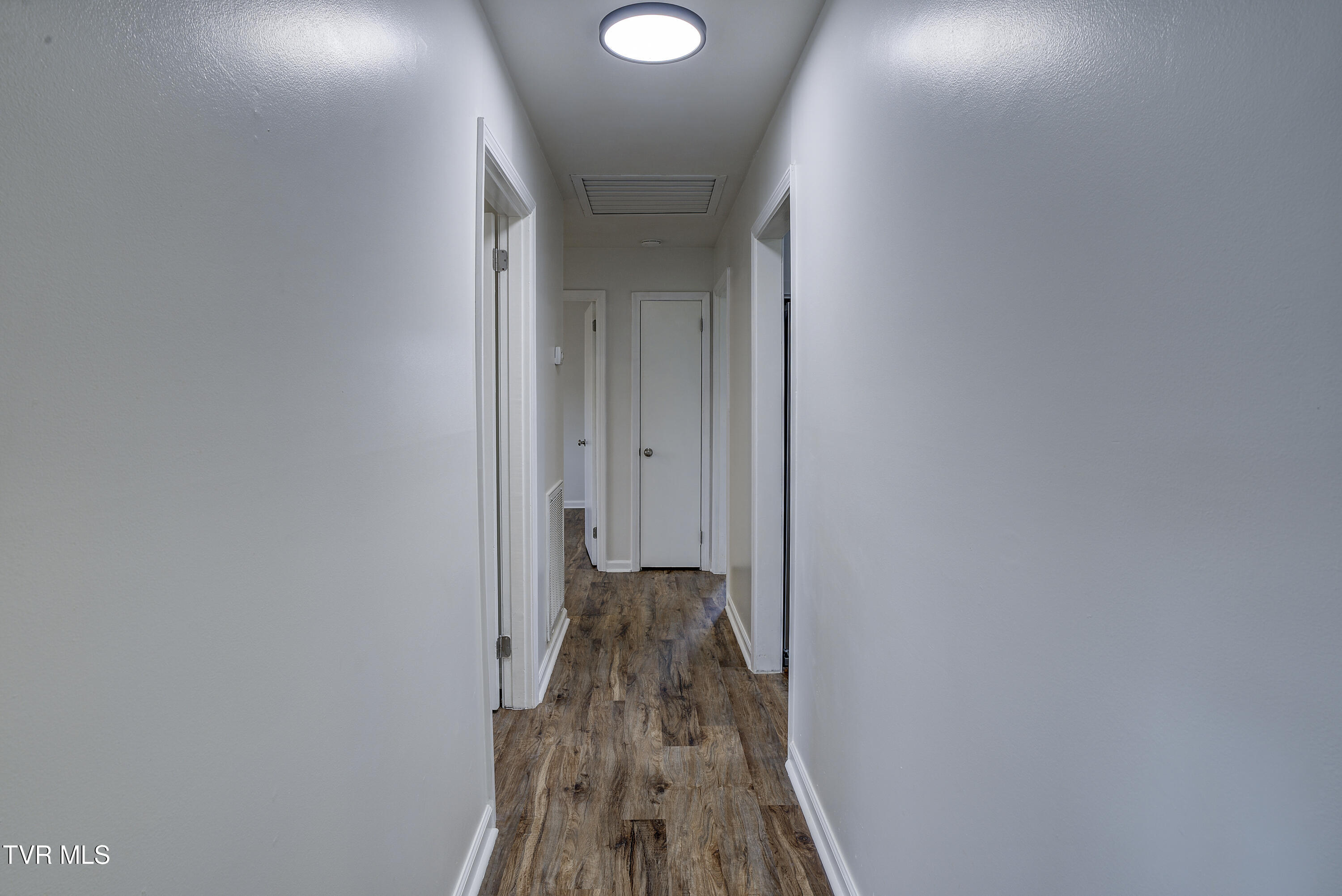 932 East Mountain View Road Johnson City, TN 37601 - Photo 16 of 33 Hallway