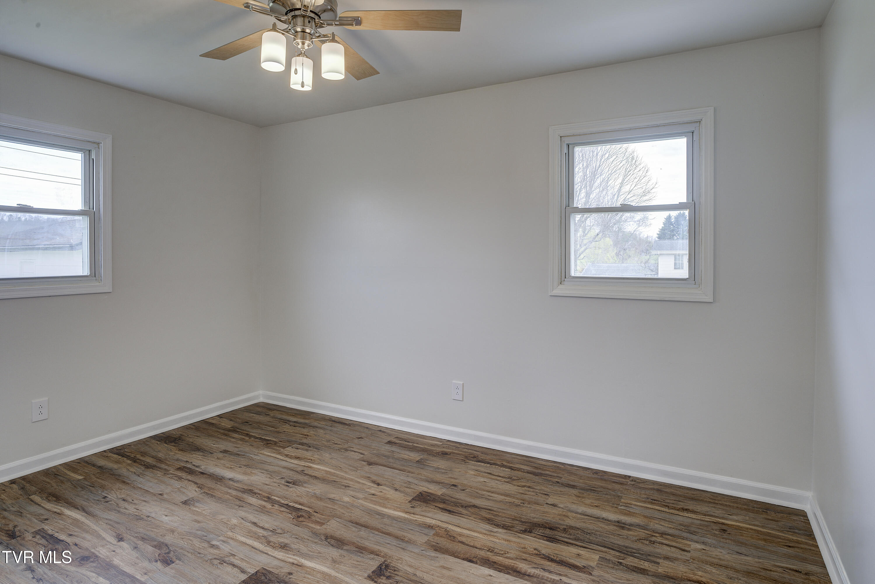 932 East Mountain View Road Johnson City, TN 37601 - Photo 19 of 33 Bed2