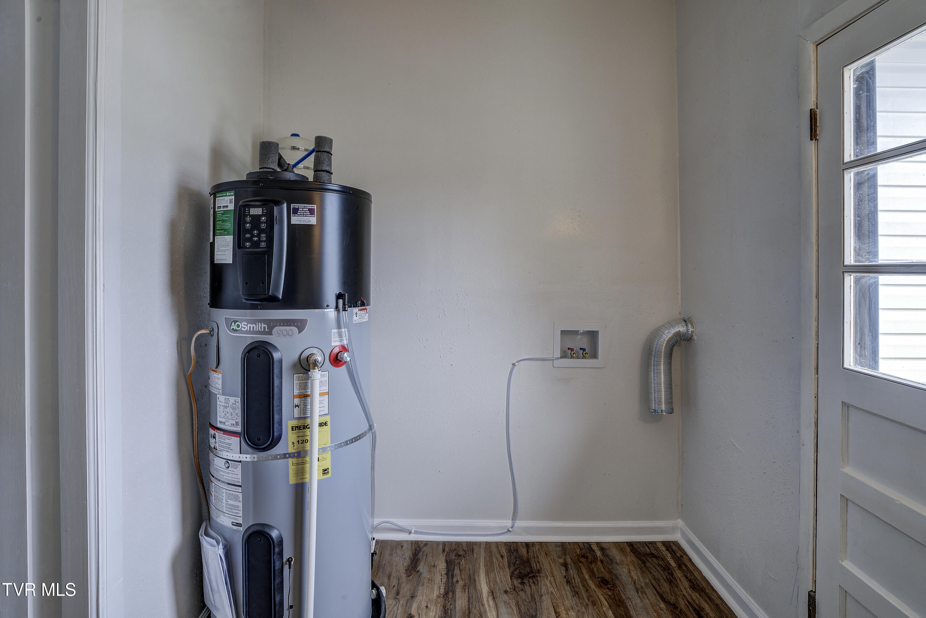 932 East Mountain View Road Johnson City, TN 37601 - Photo 25 of 33 Laundry