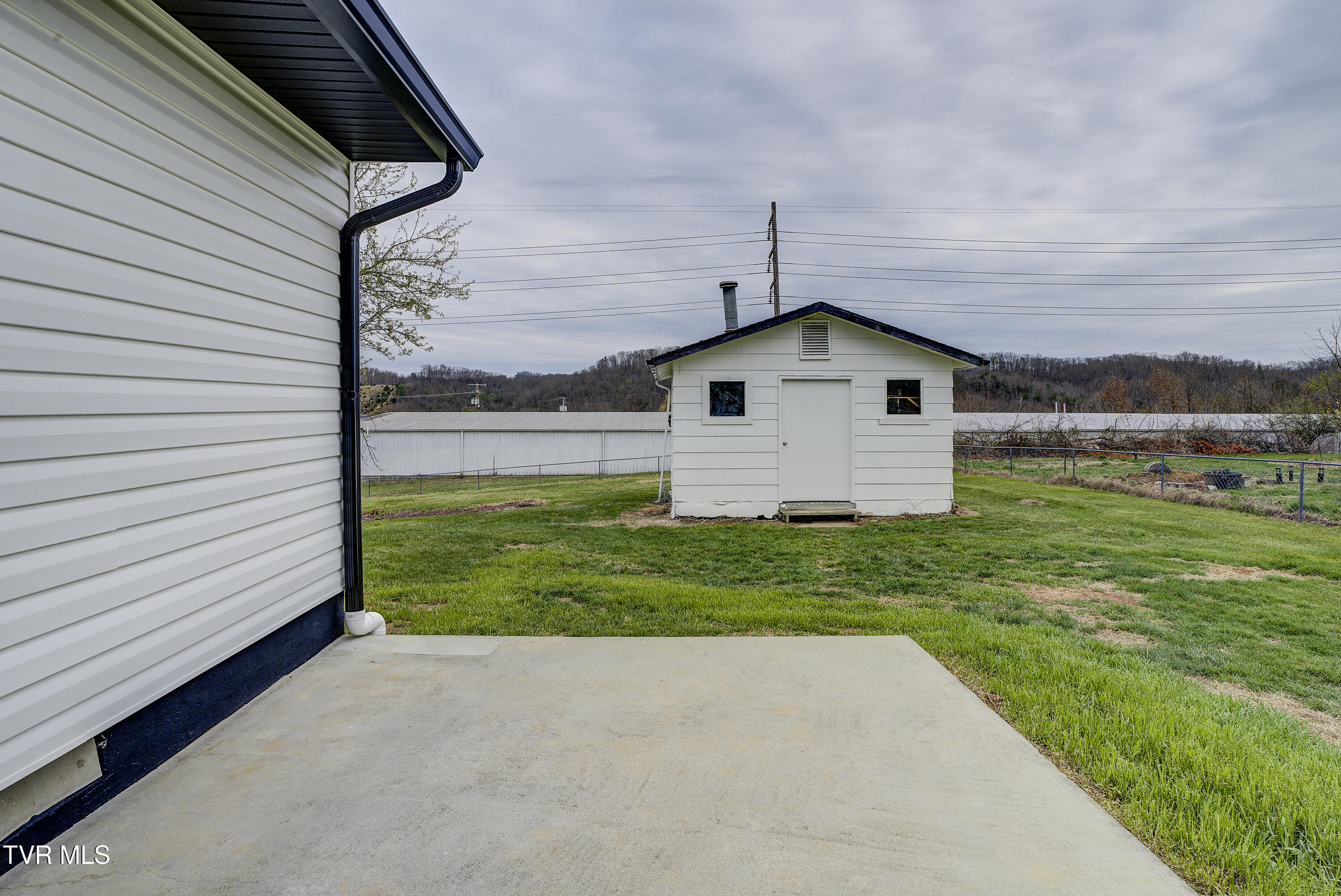 932 East Mountain View Road Johnson City, TN 37601 - Photo 26 of 33 RearPatio