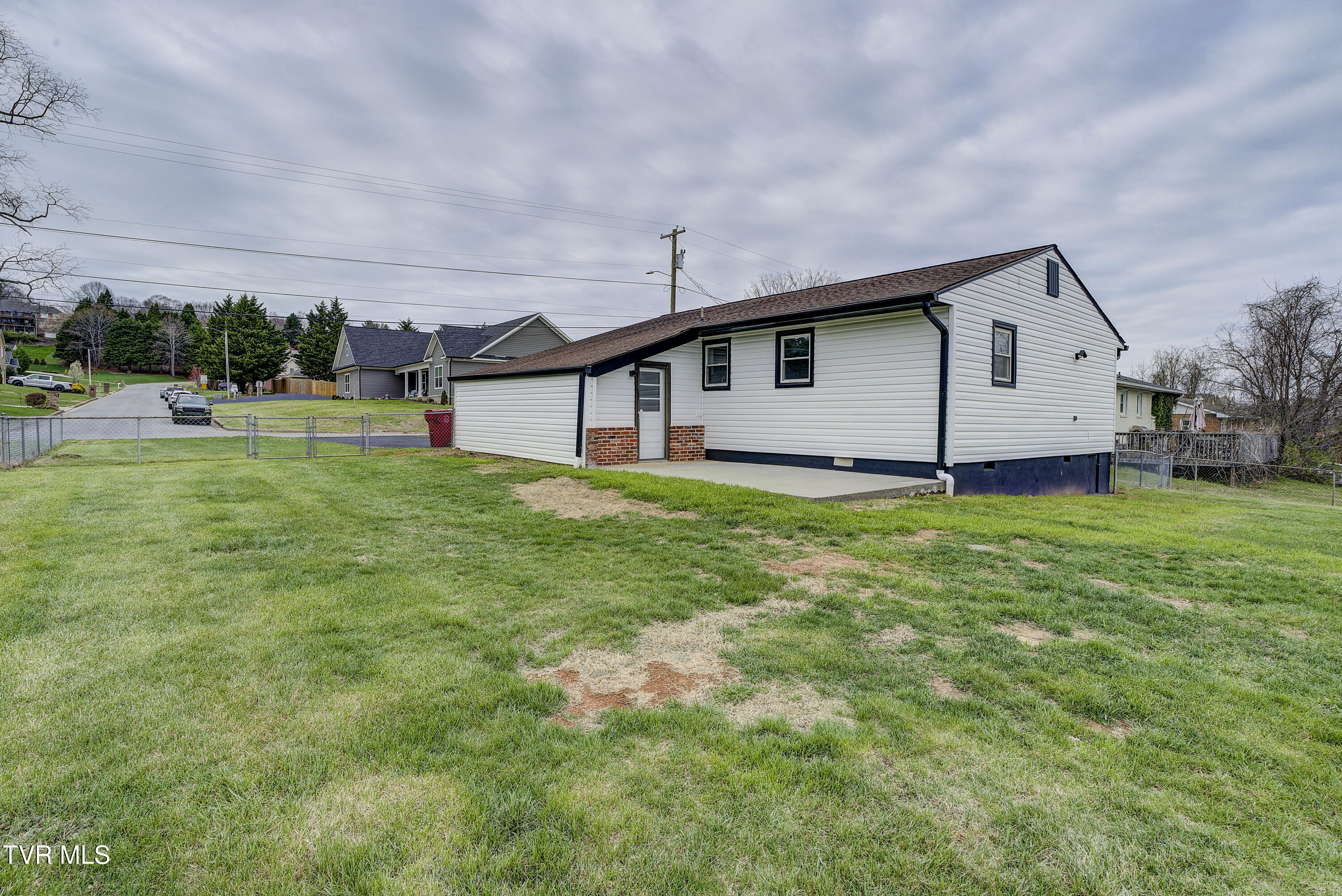 932 East Mountain View Road Johnson City, TN 37601 - Photo 27 of 33 RearImage