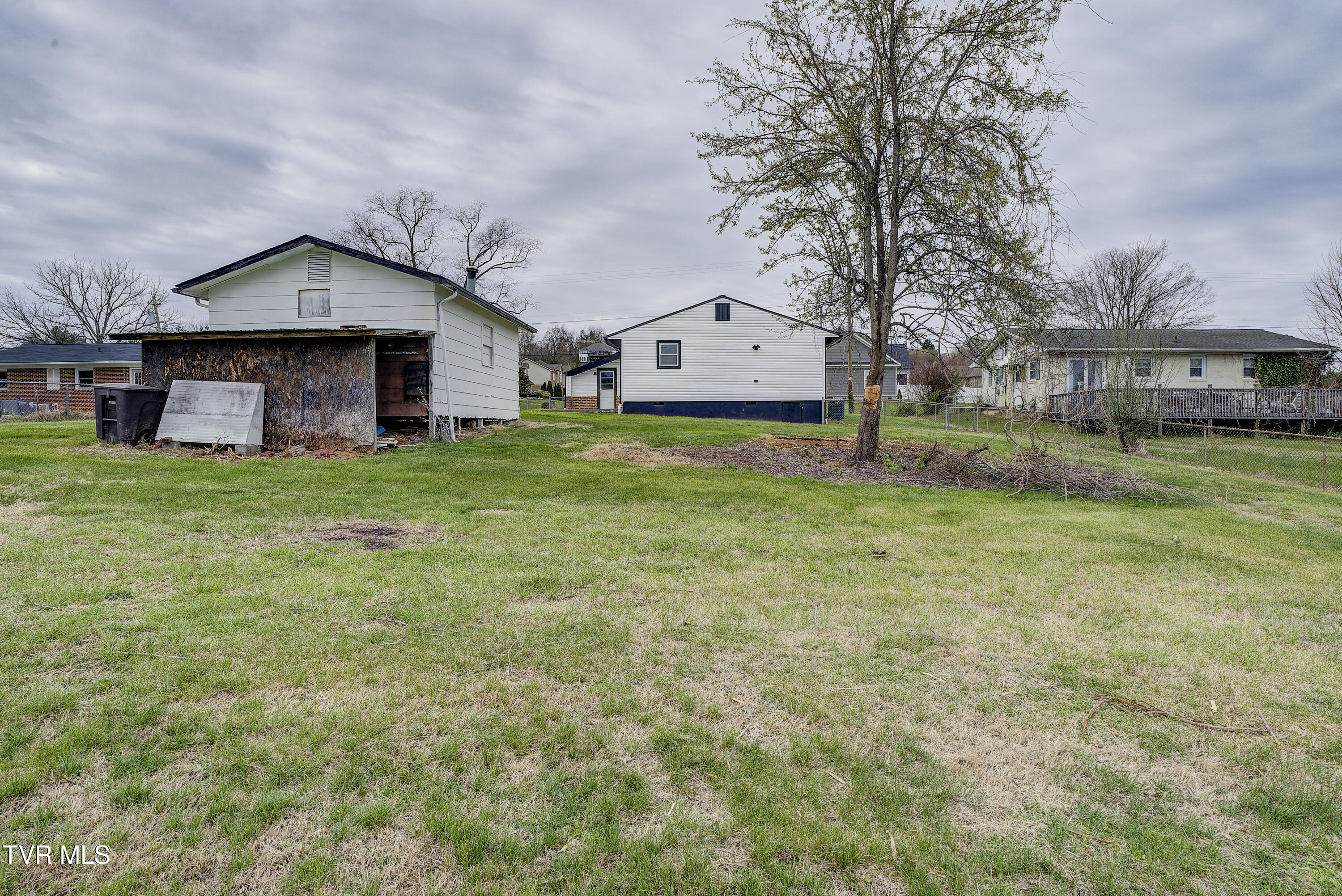 932 East Mountain View Road Johnson City, TN 37601 - Photo 30 of 33 RearYard