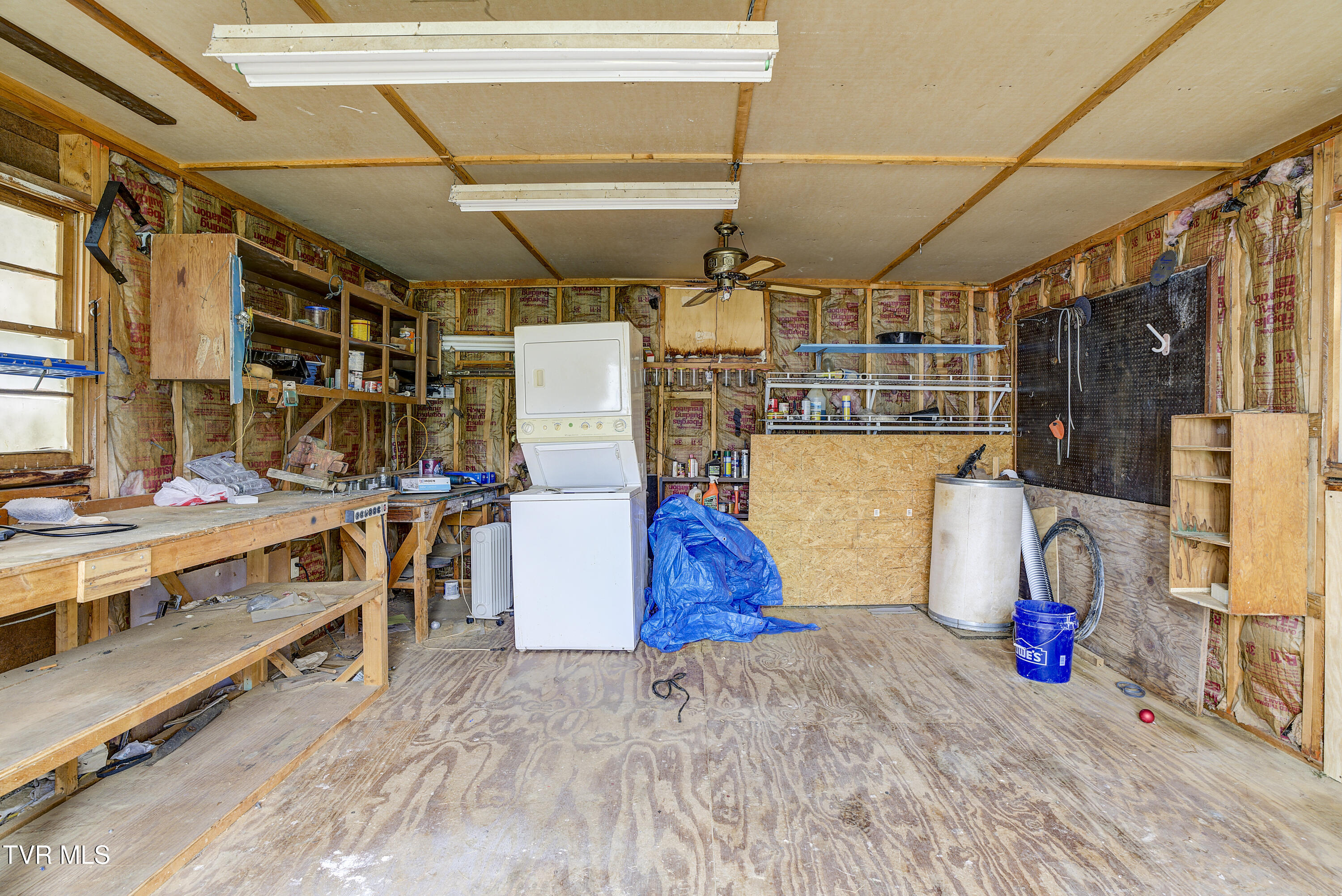 932 East Mountain View Road Johnson City, TN 37601 - Photo 33 of 33 Shedinterior