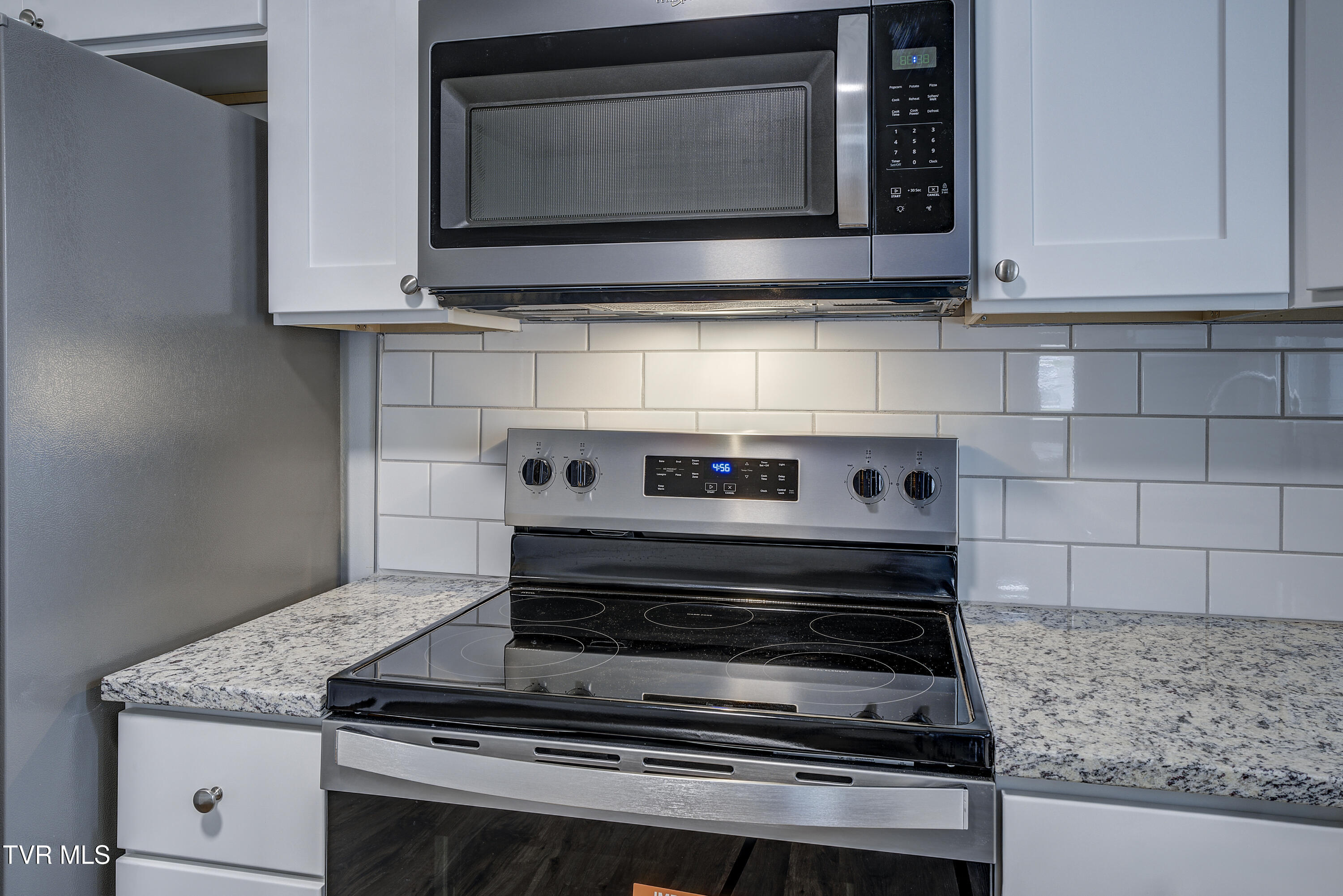 932 East Mountain View Road Johnson City, TN 37601 - Photo 7 of 33 EastMtnView--12