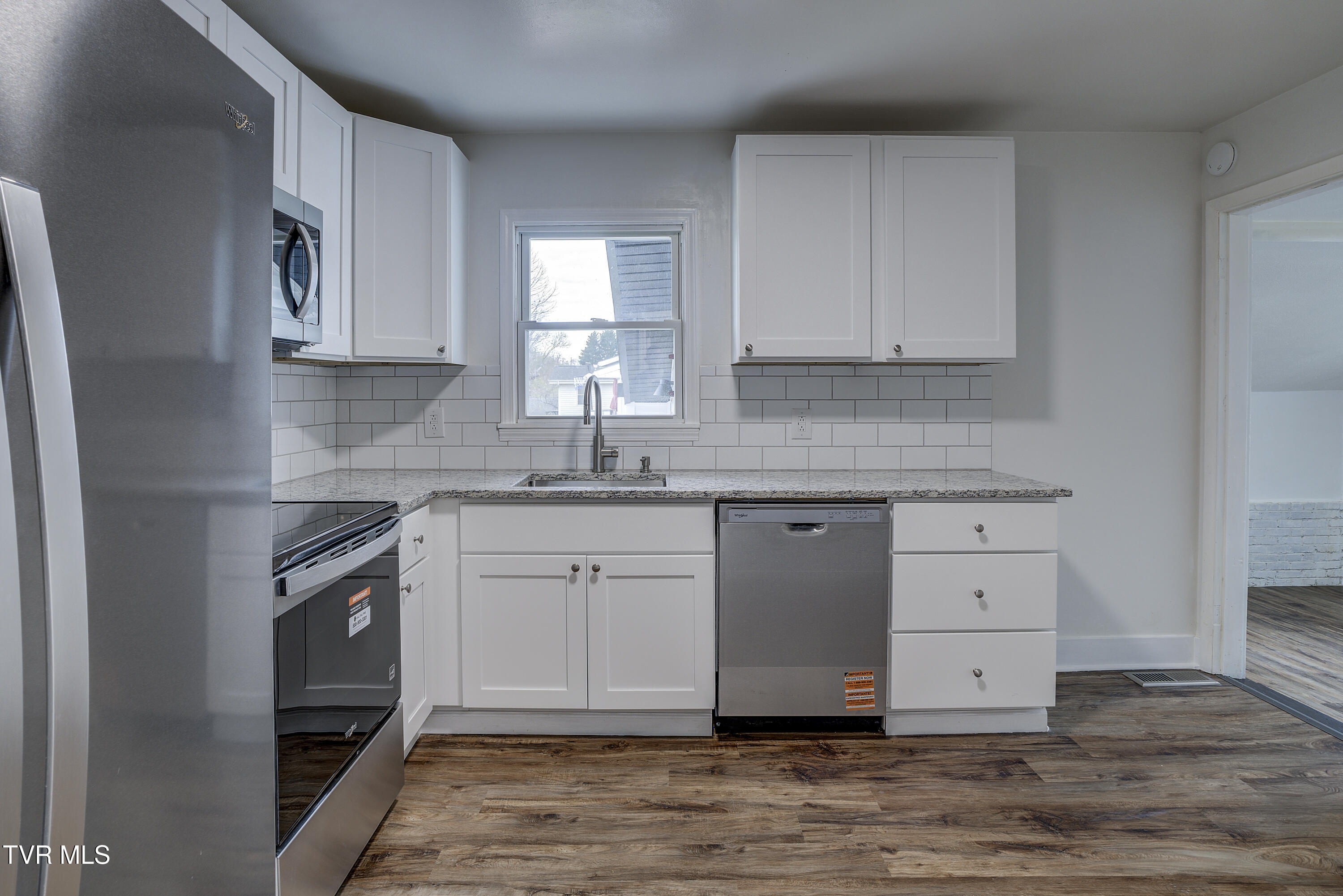 932 East Mountain View Road Johnson City, TN 37601 - Photo 8 of 33 EastMtnView--9