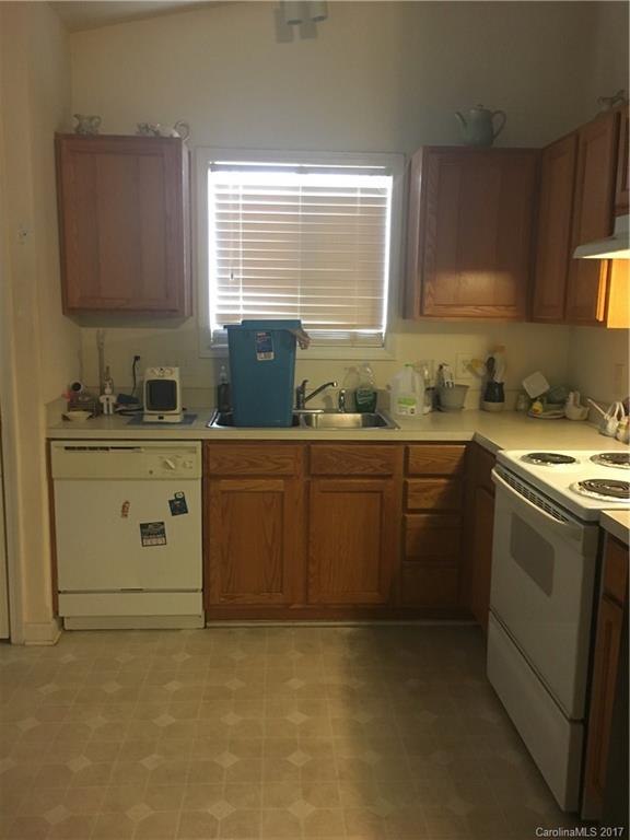 1139 Hipp Road Charlotte, NC 28216 - Photo 6 of 9