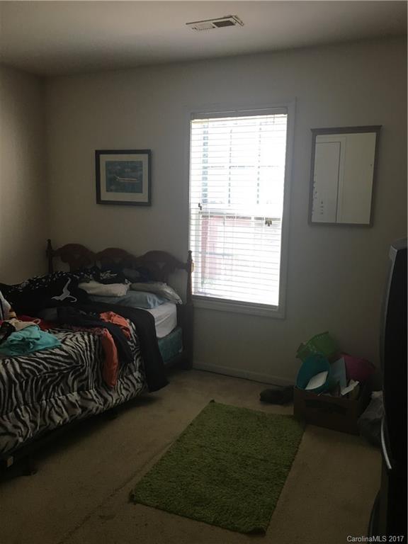 1139 Hipp Road Charlotte, NC 28216 - Photo 7 of 9
