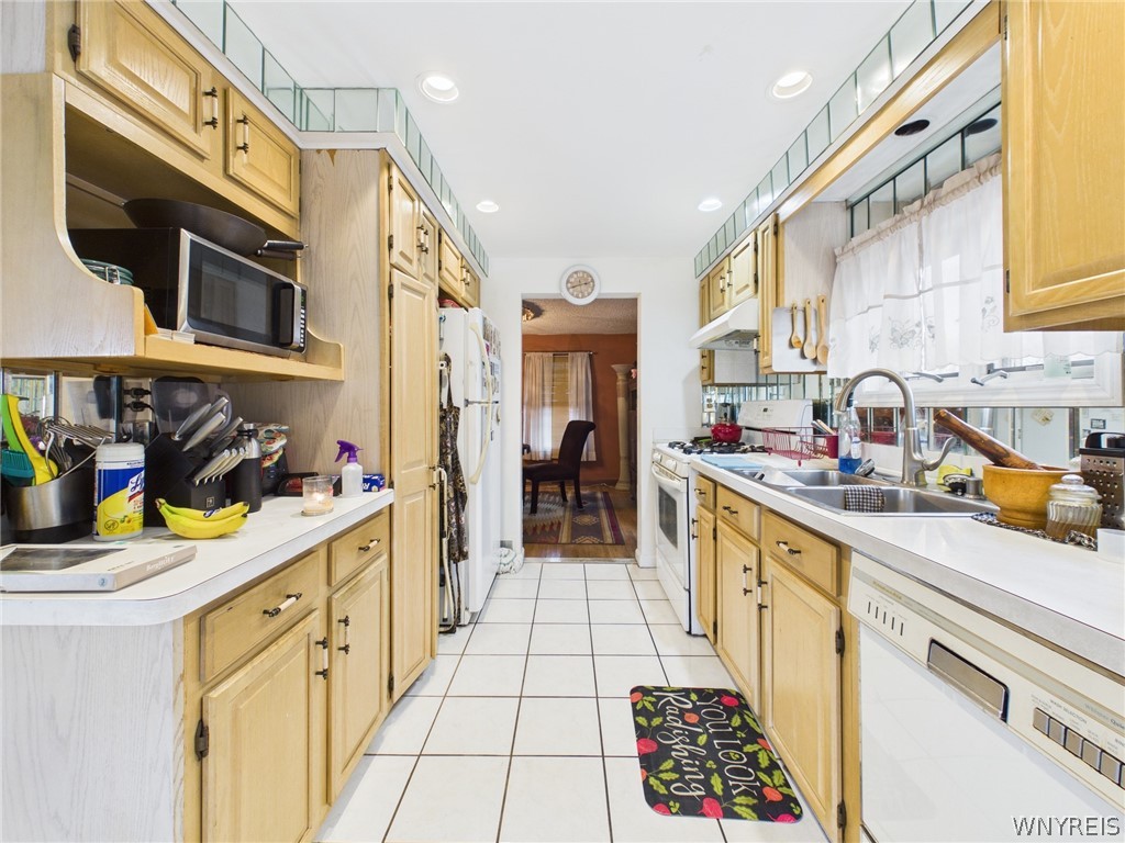 4305 Union Road Cheektowaga, NY 14225 - Photo 9 of 22