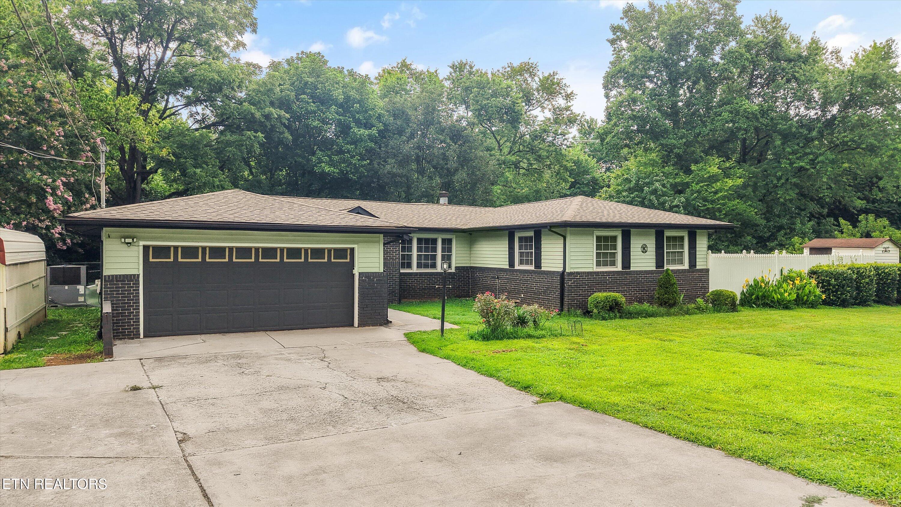 7509 Rising Road Knoxville, TN 37924 - Photo 2 of 35 02-7509 Rising Rd02