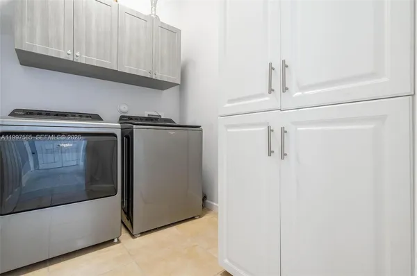 $879,000 | 3521 West 92nd Place, Hialeah, FL 33018