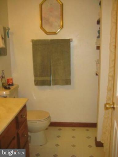 14535 Winchester Grade Road Berkeley Springs, WV 25411 - Photo 12 of 26 Bath #1