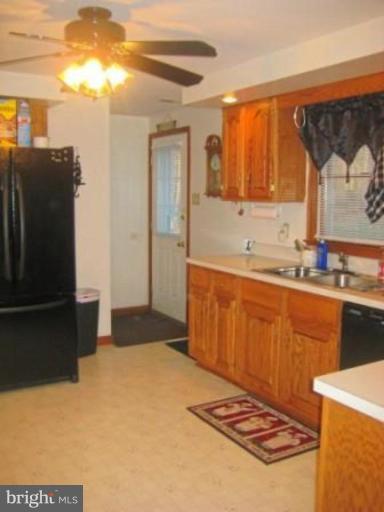 14535 Winchester Grade Road Berkeley Springs, WV 25411 - Photo 8 of 26 Kitchen #3