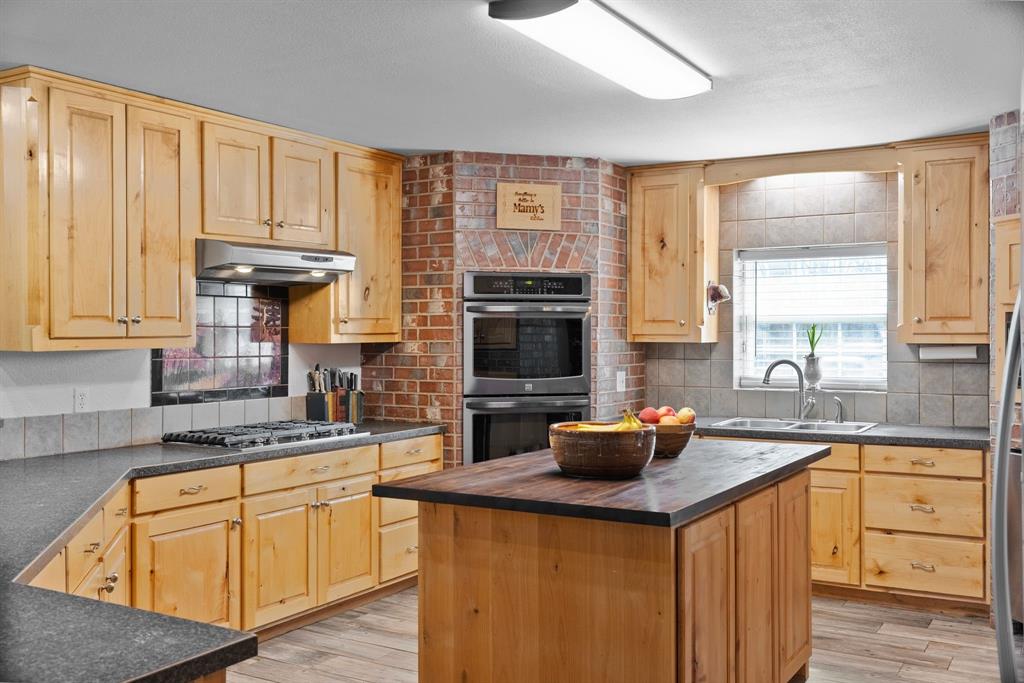 24 County Rd NW 1060 Talco, TX 75487 - Photo 9 of 40