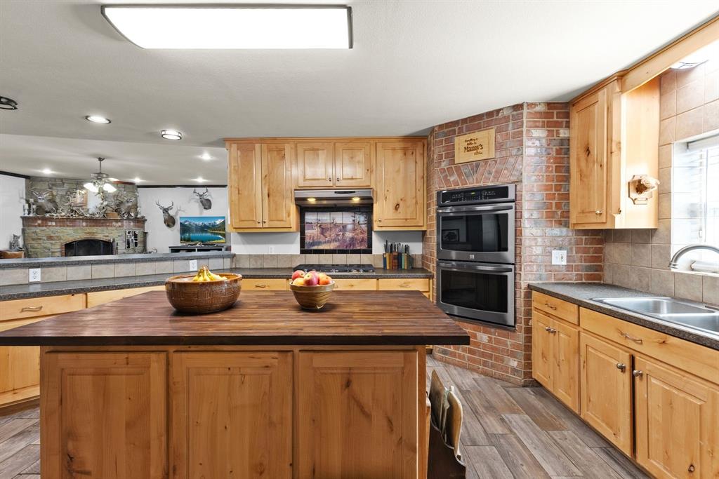 24 County Rd NW 1060 Talco, TX 75487 - Photo 10 of 40