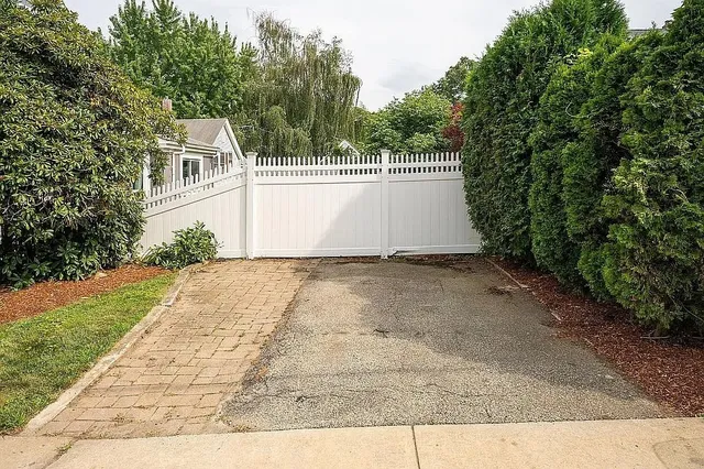 $4,000 | 32 Water Street, Marlborough, MA 01752