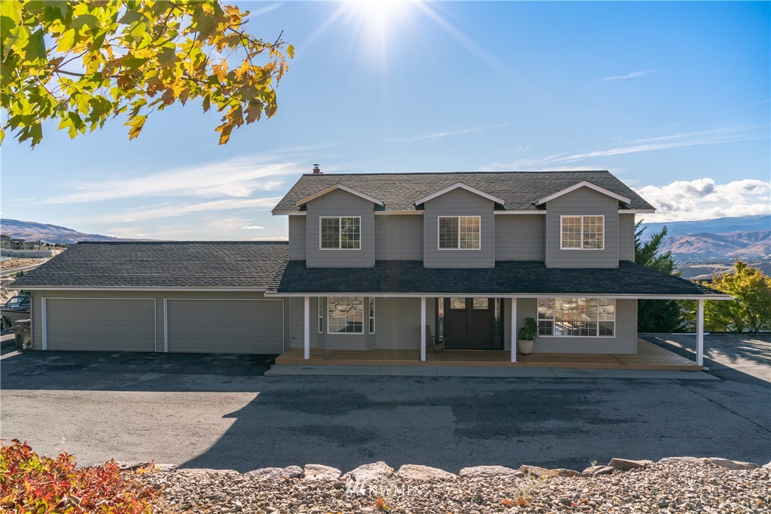 4135 Knowles Road Wenatchee, WA 98801 - Photo 1 of 37 Gallery Image 1