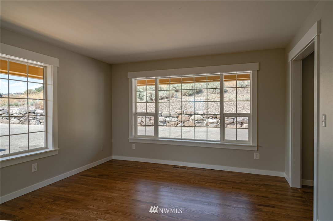 4135 Knowles Road Wenatchee, WA 98801 - Photo 11 of 37 Gallery Image 11